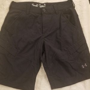 UA Loose fit heat gear performance shorts